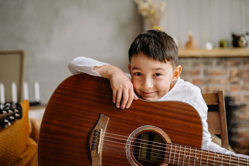 邓紫棋《AINY爱你吉他谱》-D调-大伟吉他教室